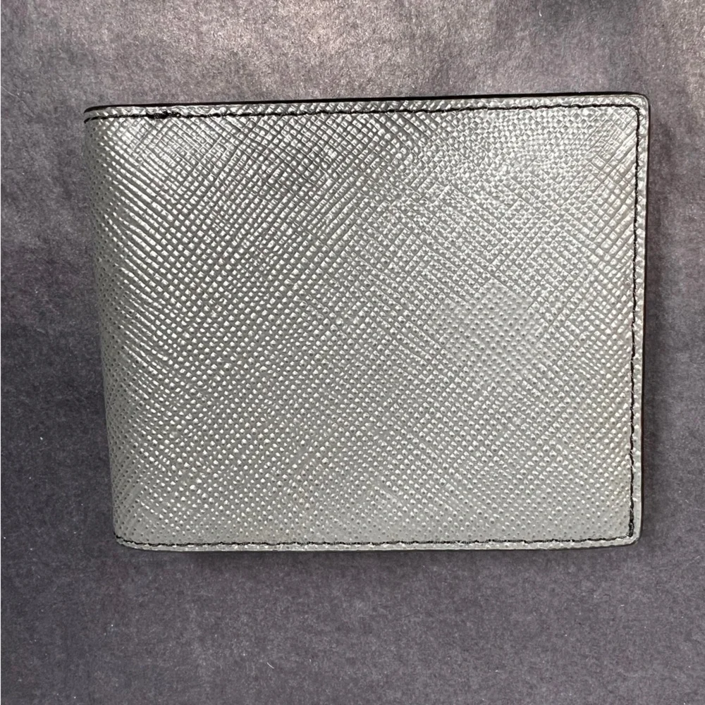EUC Michael Kors Harrison Wallet - Picture 4 of 7